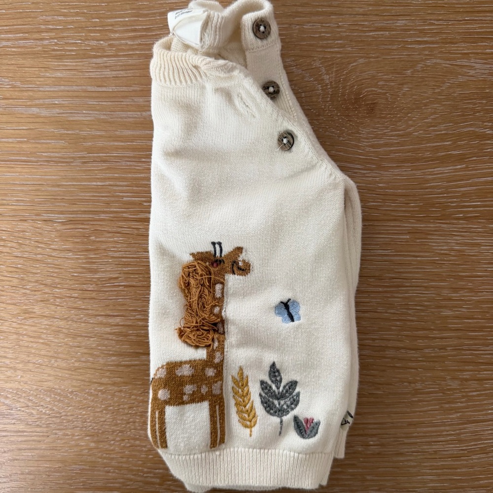 Cream Kids Matching Set with Giraffe Design - Picture 2 of 5
